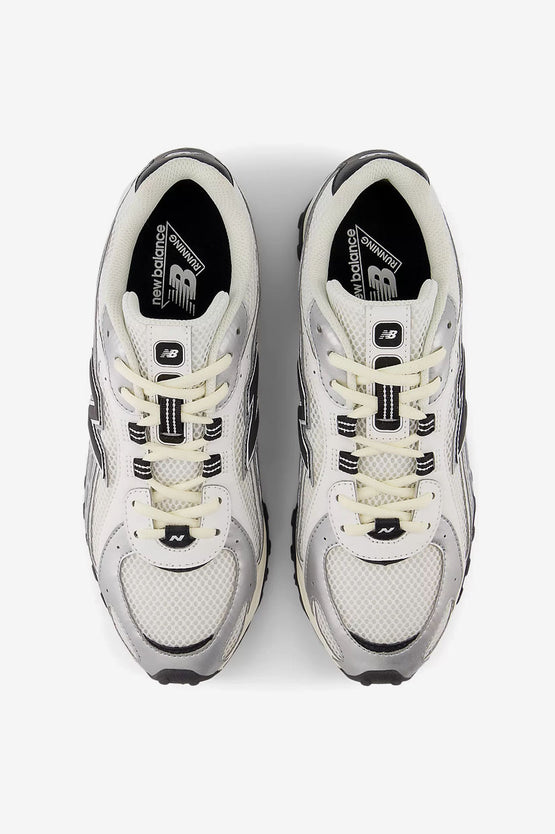 New Balance U204LSWD - Silver Metallic with Black