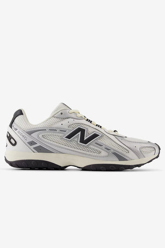 New Balance U204LSWD - Silver Metallic with Black