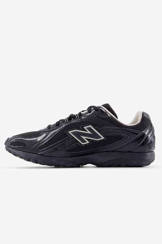 New Balance U204LMRA - Black with Timberwolf