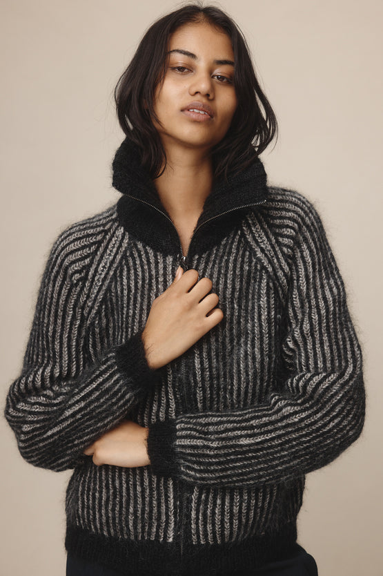 Marle Oscar Zip Up - Black / Greige
