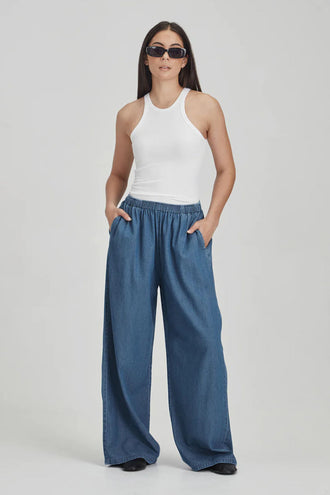 Commoners Womens Pull On Pant - Chambray