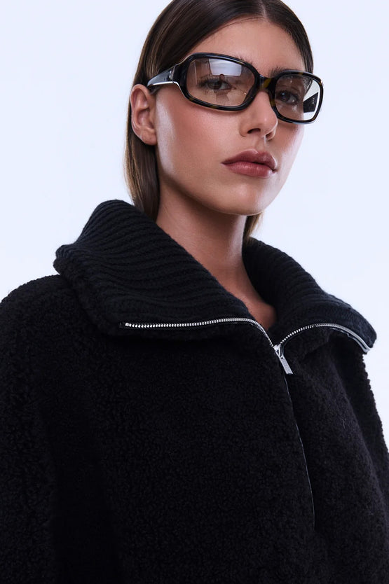 Ena Pelly Winnie 1/4 Zip - Black
