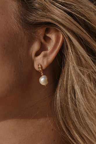 Amber Sceats Adelanto Earrings - Gold