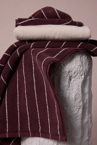 Hommey Bath Sheet - Merlot