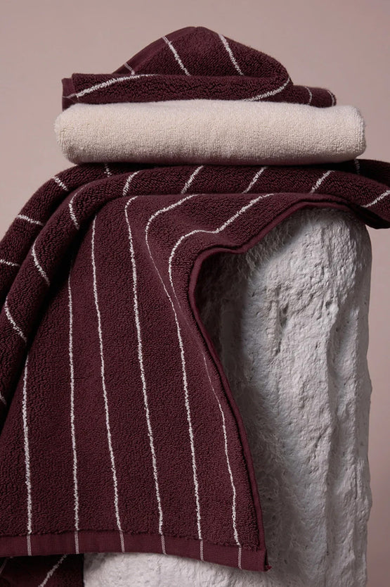 Hommey Bath Sheet - Merlot
