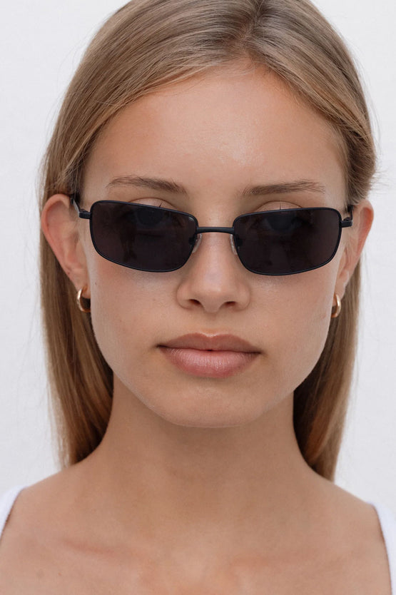 Lu Goldie Yuki Sunglasses - Black