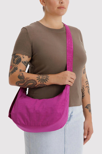 Baggu Medium Nylon Crescent Bag - Deep Fuchsia
