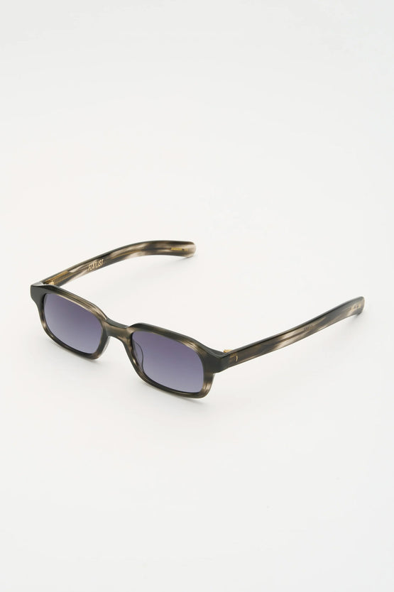 Flatlist Hanky - Grey Havana / Smoke Gradient Lens