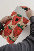 Baggu Puffy Laptop Sleeve 13/14 Inch - Strawberry
