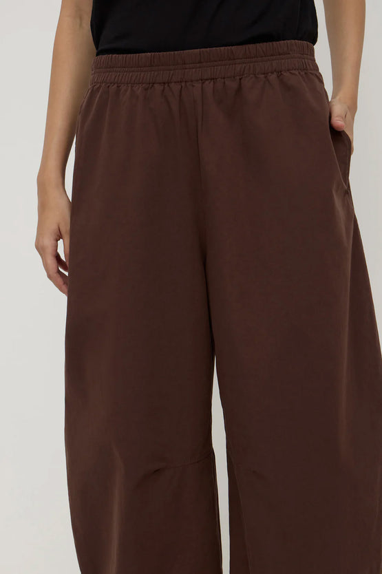 Assembly Lola Barrel Pant - Ganache
