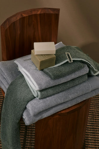 Hommey Marle Bath Towel - Lotus