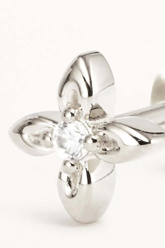 By Charlotte Live In Light Studs - Silver