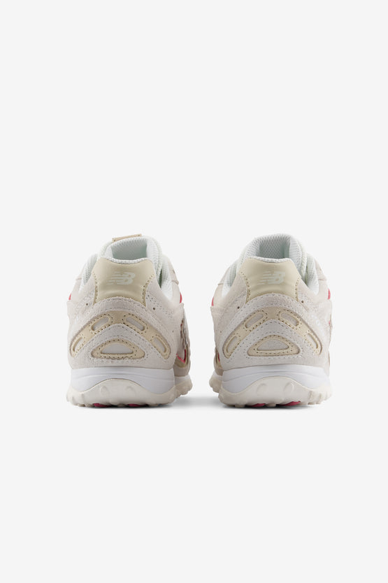 New Balance U204LSC - Sea Salt With Bone and Pink Eraser