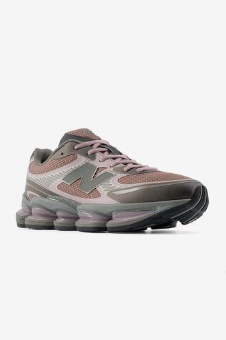 New Balance U20002T8 - Ice Wine with Earth Shadow