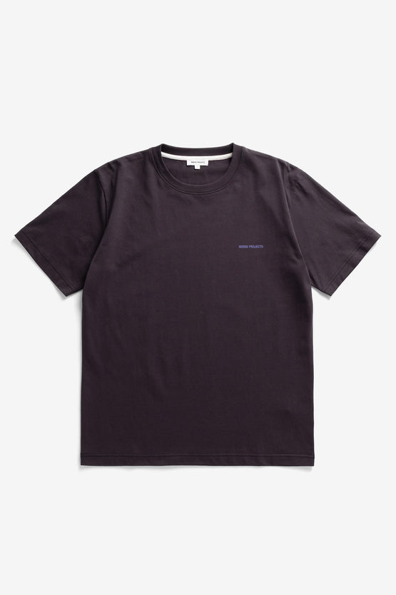 Norse ProjectsDyrehaven Organic Logo Print Tee – Darkest Purple