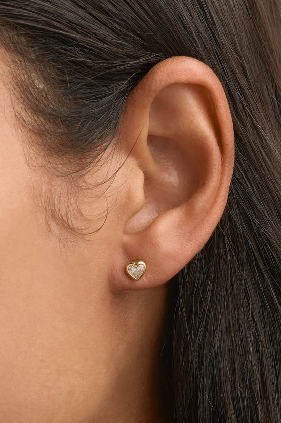 By Charlotte Radiant Heart Studs - Gold