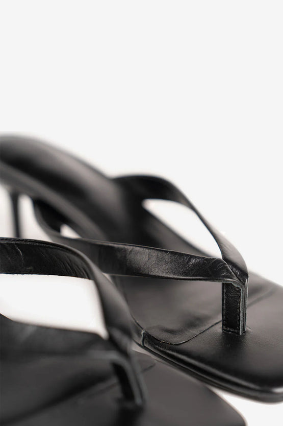 La Tribe Thong Heel - Black