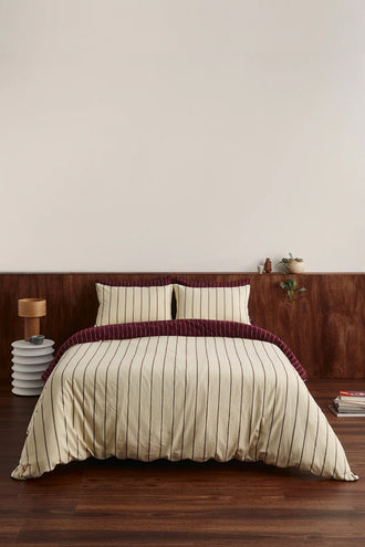 Hommey Quilt Cover - Chamomile / Wine