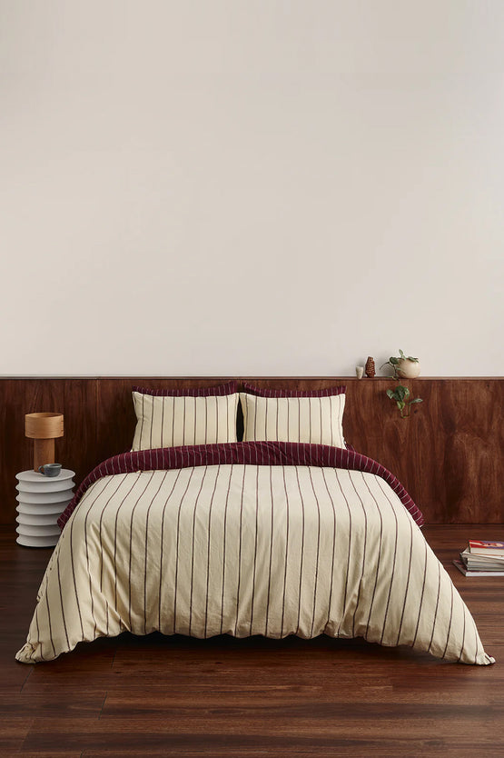 Hommey Quilt Cover - Chamomile / Wine