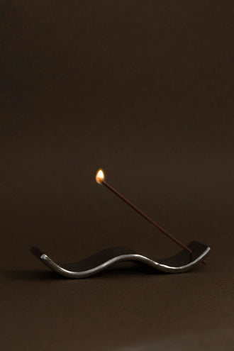 Gentle Habits Ceramic Wave Incense Holder - Silver