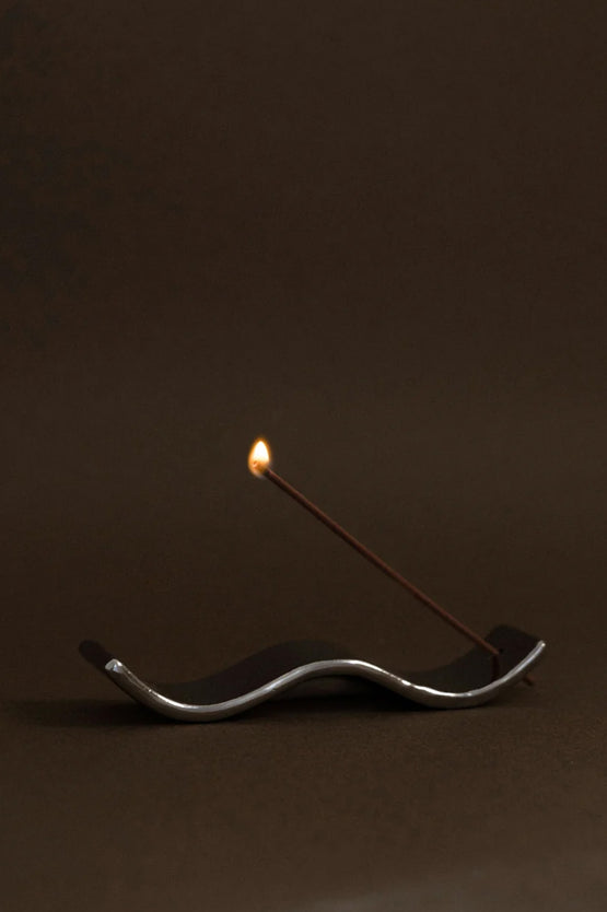 Gentle Habits Ceramic Wave Incense Holder - Silver