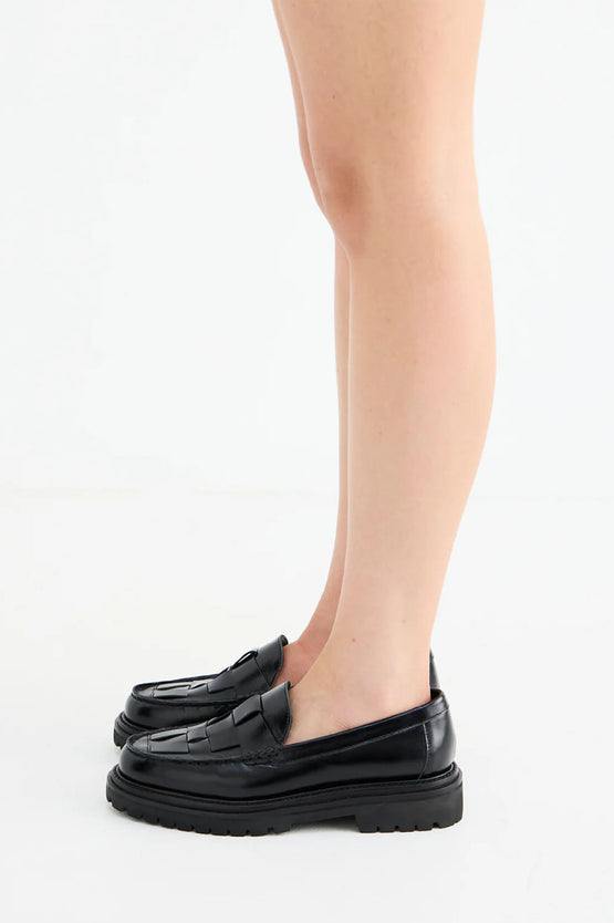 La Tribe Zoe Loafer - Black
