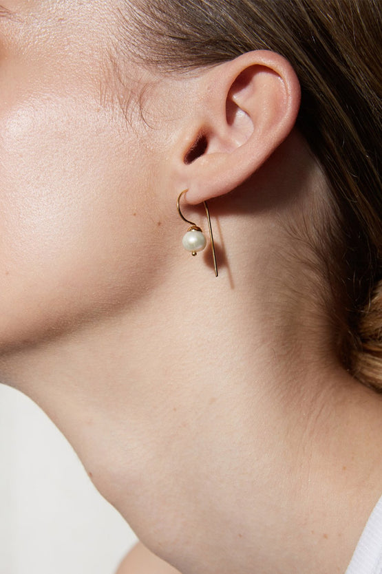 La Tribe Dangle Hook Pearl -  Gold