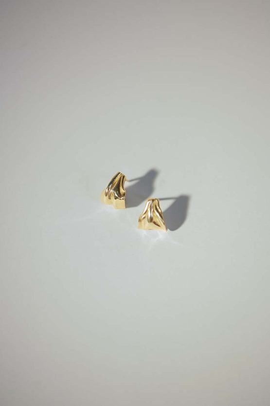 Mars Mini Vieira Earrings - Gold