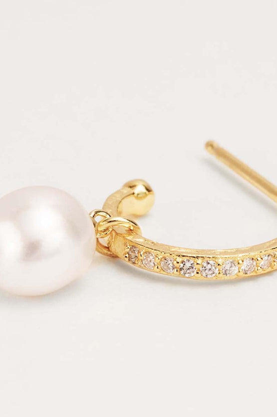 By Charlotte Intention of Peace Pearl Hoops - Gold