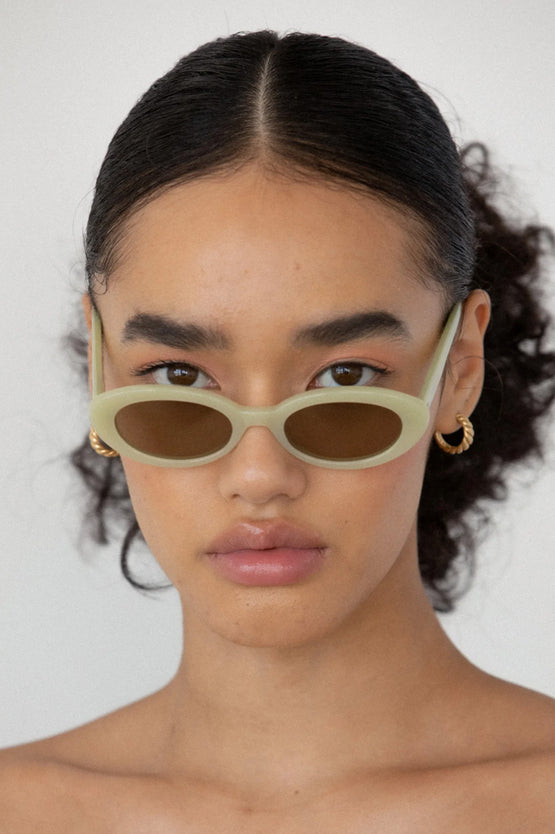 Lu Goldie Sylvie Sunglasses - Matcha