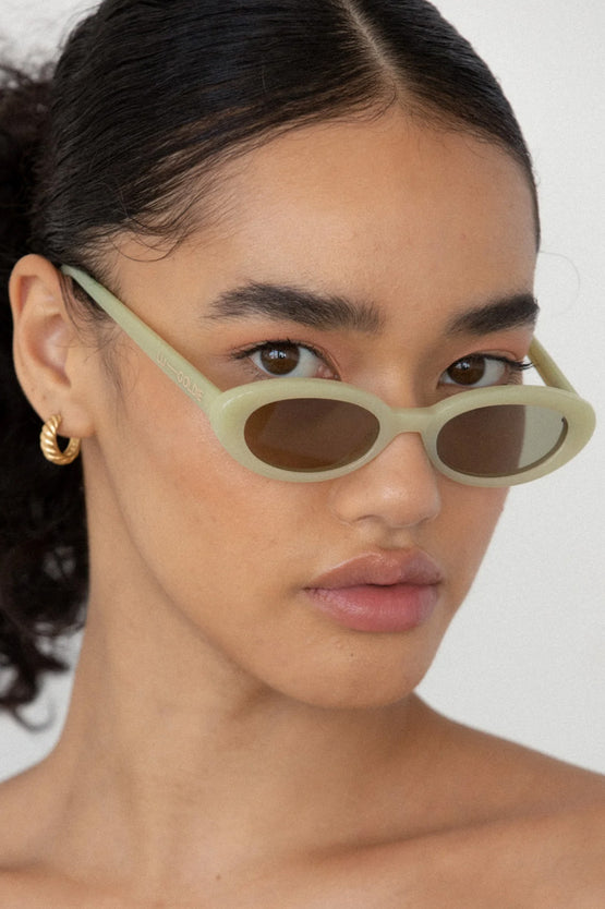 Lu Goldie Sylvie Sunglasses - Matcha